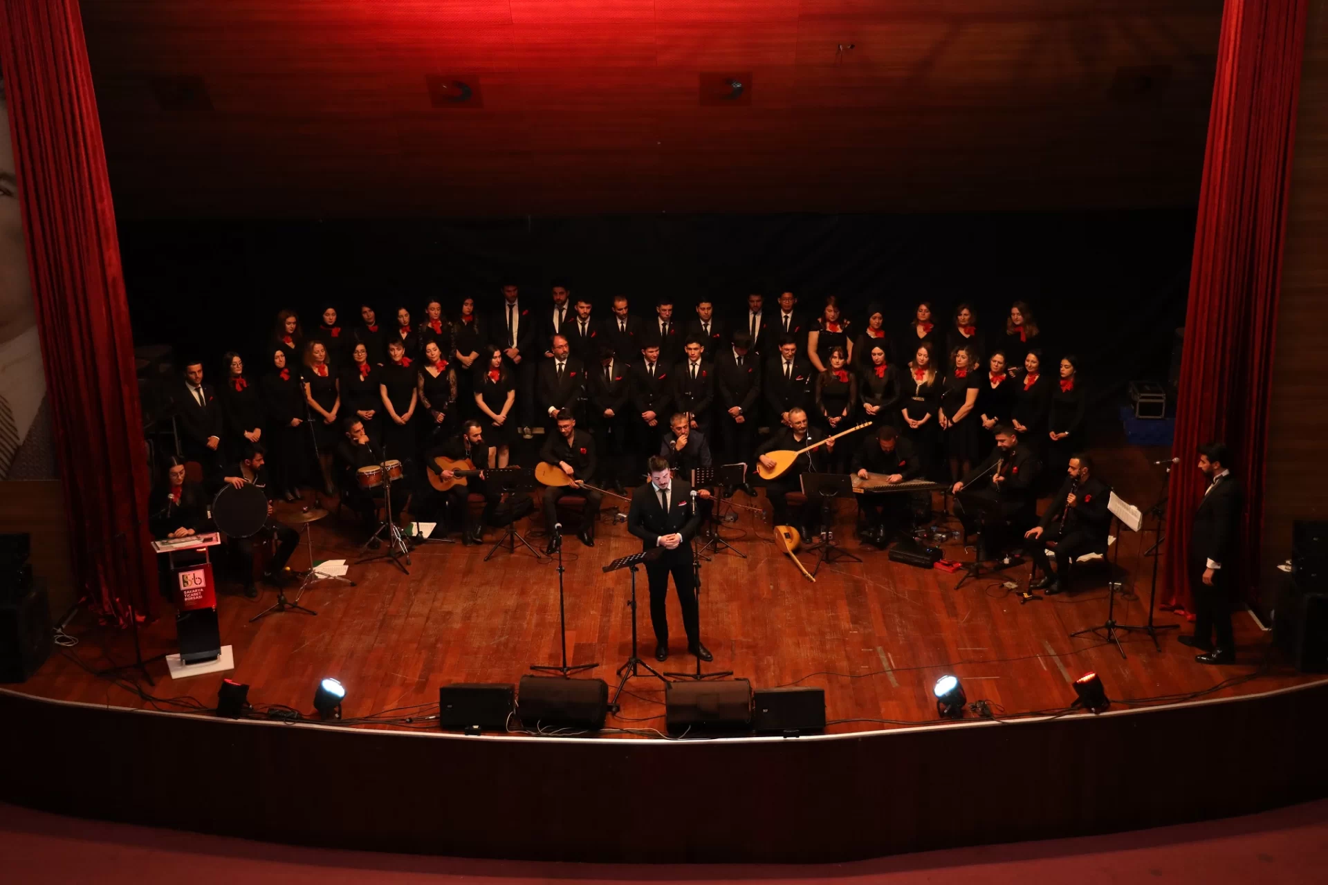 Sakarya Ticaret Borsası Cumhuriyetimizin 100. yılına özel konserini Yüzyılın Türküleri temasıyla gerçekleştirdi.