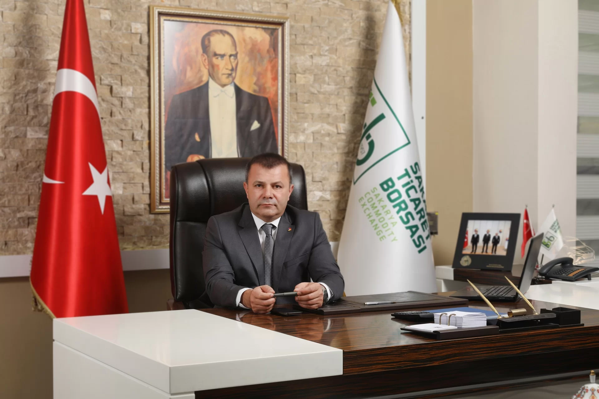 Sakarya Ticaret Borsası Yönetim Kurulu Başkanı Mustafa Genç, 10 Kasım Atatürk’ü Anma Günü sebebiyle açıklamada bulundu. 