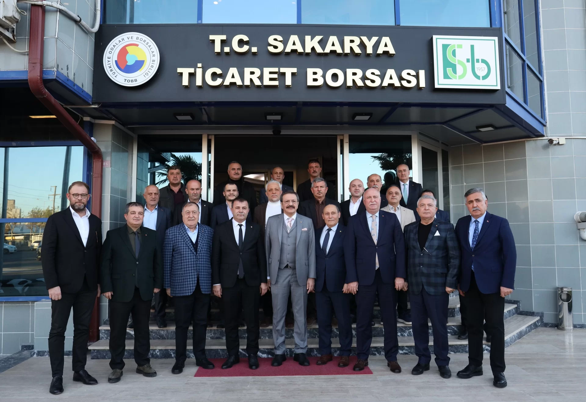 Türkiye Odalar ve Borsalar Birliği Başkanı M. Rifat Hisarcıklıoğlu, Sakarya Ticaret Borsası’nı ziyaret etti